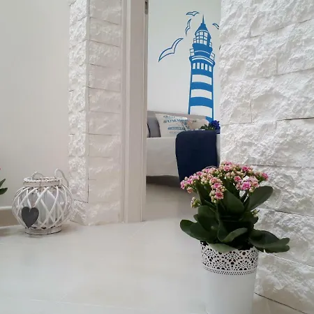 Dimora Acquamarina * פולינאנו א מארה